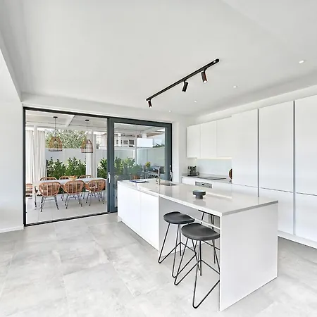 5-bedroom Near Split With Pool فيلة Kaštela