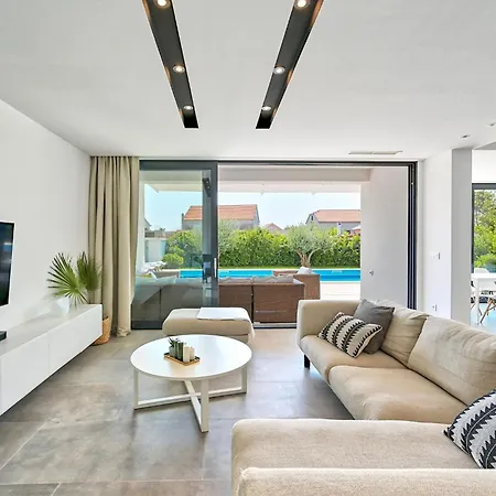 5-bedroom Near Split With Pool Kaštela