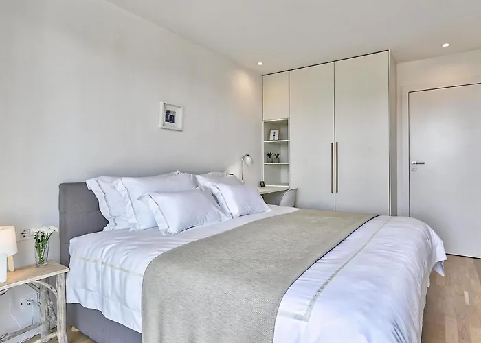 5-bedroom Near Split With Pool