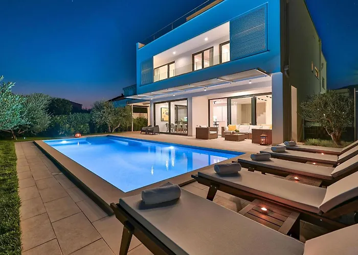 5-bedroom Near Split With Pool 빌라 Kaštela