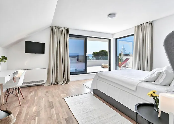 5-bedroom Near Split With Pool Kaštela